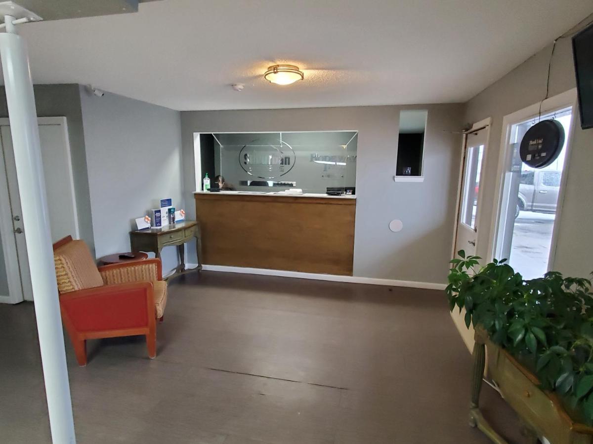 Rodeway Inn Brazil Buitenkant foto