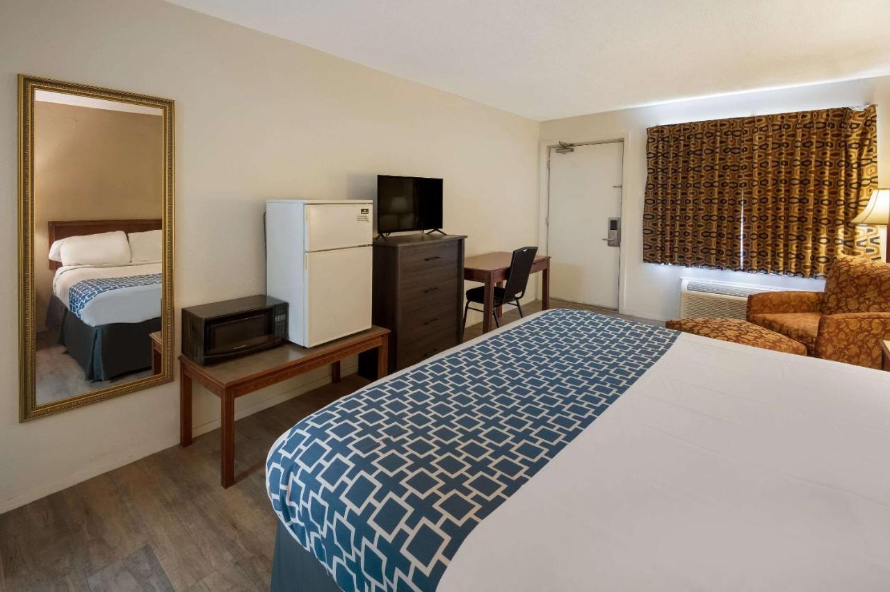 Rodeway Inn Brazil Buitenkant foto